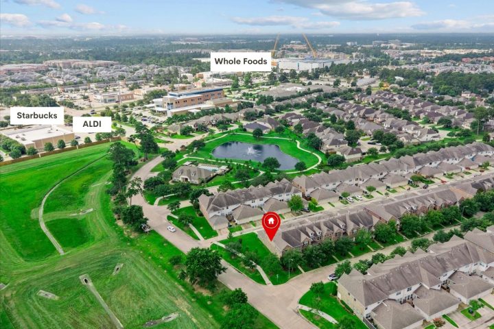 Walkable neighborhood, Northwest Houston, Texas 77070