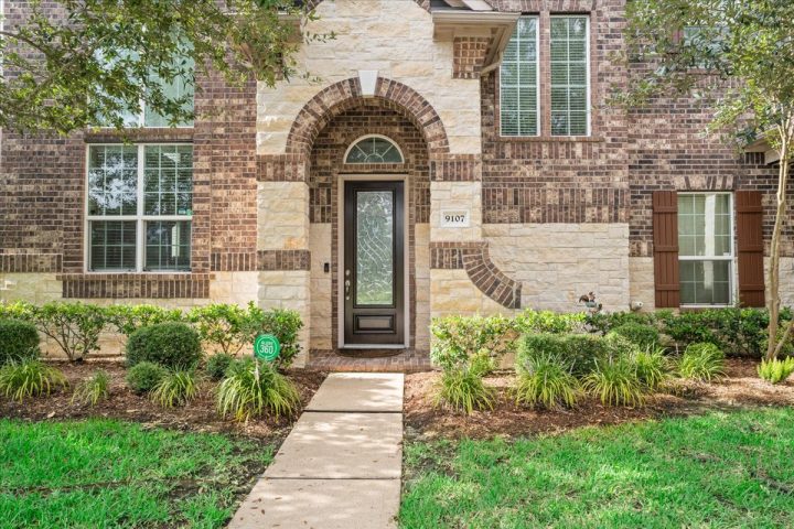 9107 Solvista Pass Lane, Houston, TX 77070
