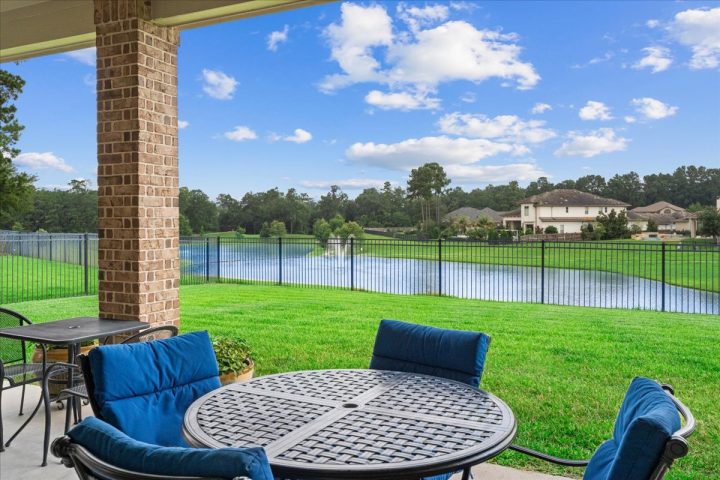 spring texas homes for sale homes in gated community with Lake Views Spring, Texas 77389